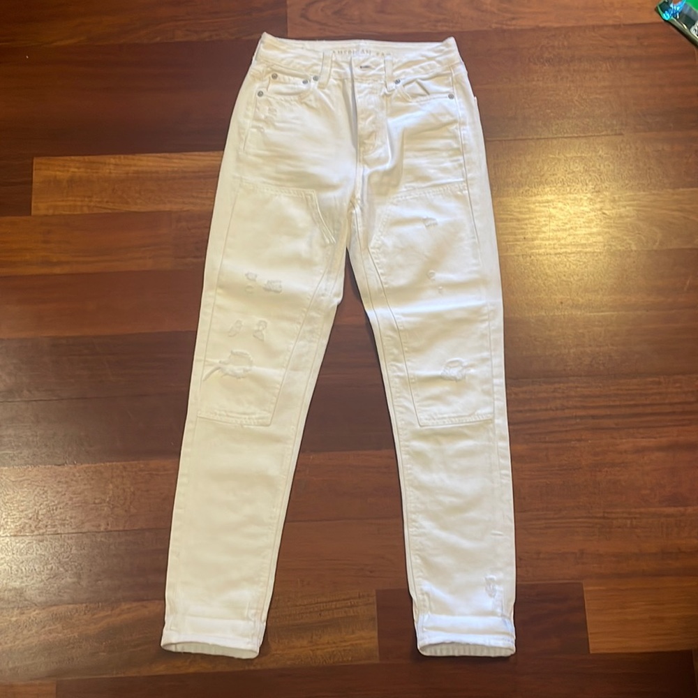 American Eagle White distressed denim jeans